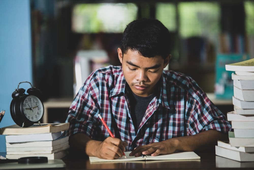 Mendapatkan Bantuan Pendidikan